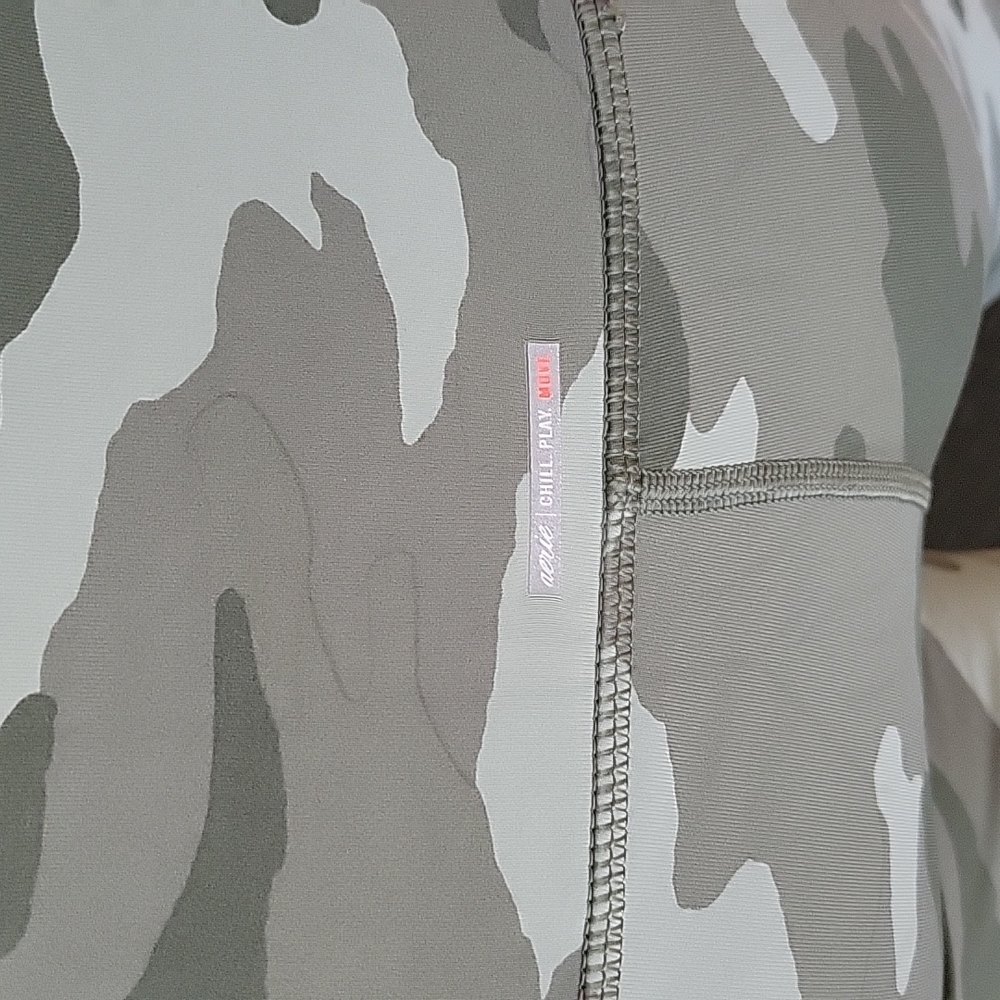 Aerie chill play move camo leggings - Picture 5 of 9